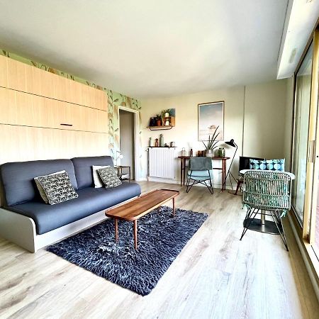 Beau Studio Terrasse Vue Jardin - A 2 Pas De La Mer 多维尔 外观 照片
