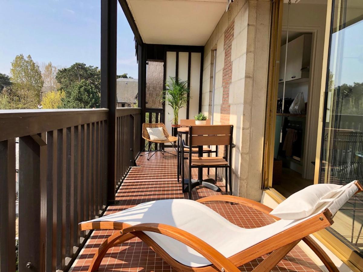 Beau Studio Terrasse Vue Jardin - A 2 Pas De La Mer 多维尔 外观 照片