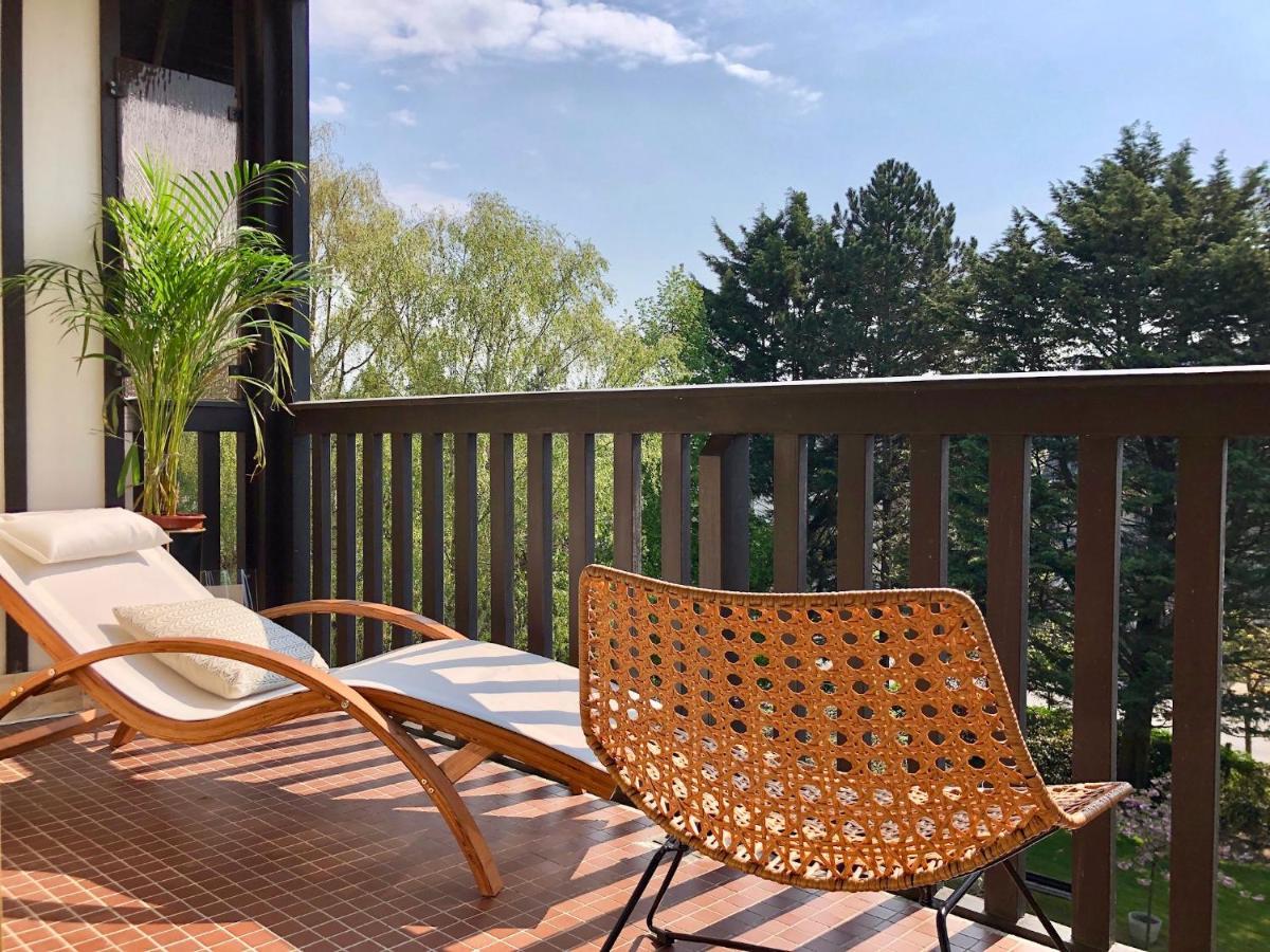 Beau Studio Terrasse Vue Jardin - A 2 Pas De La Mer 多维尔 外观 照片