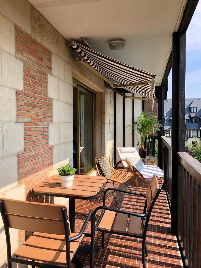 Beau Studio Terrasse Vue Jardin - A 2 Pas De La Mer 多维尔 外观 照片