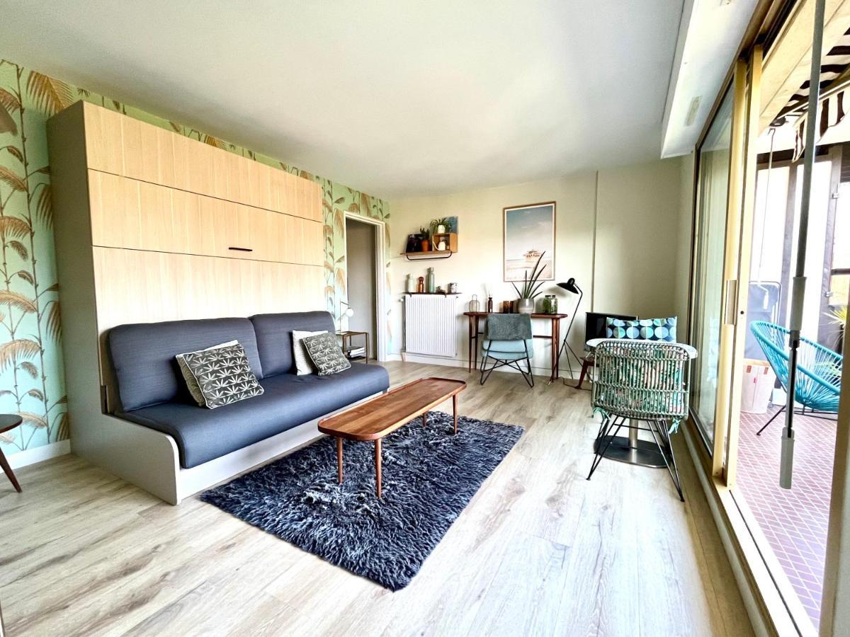 Beau Studio Terrasse Vue Jardin - A 2 Pas De La Mer 多维尔 外观 照片