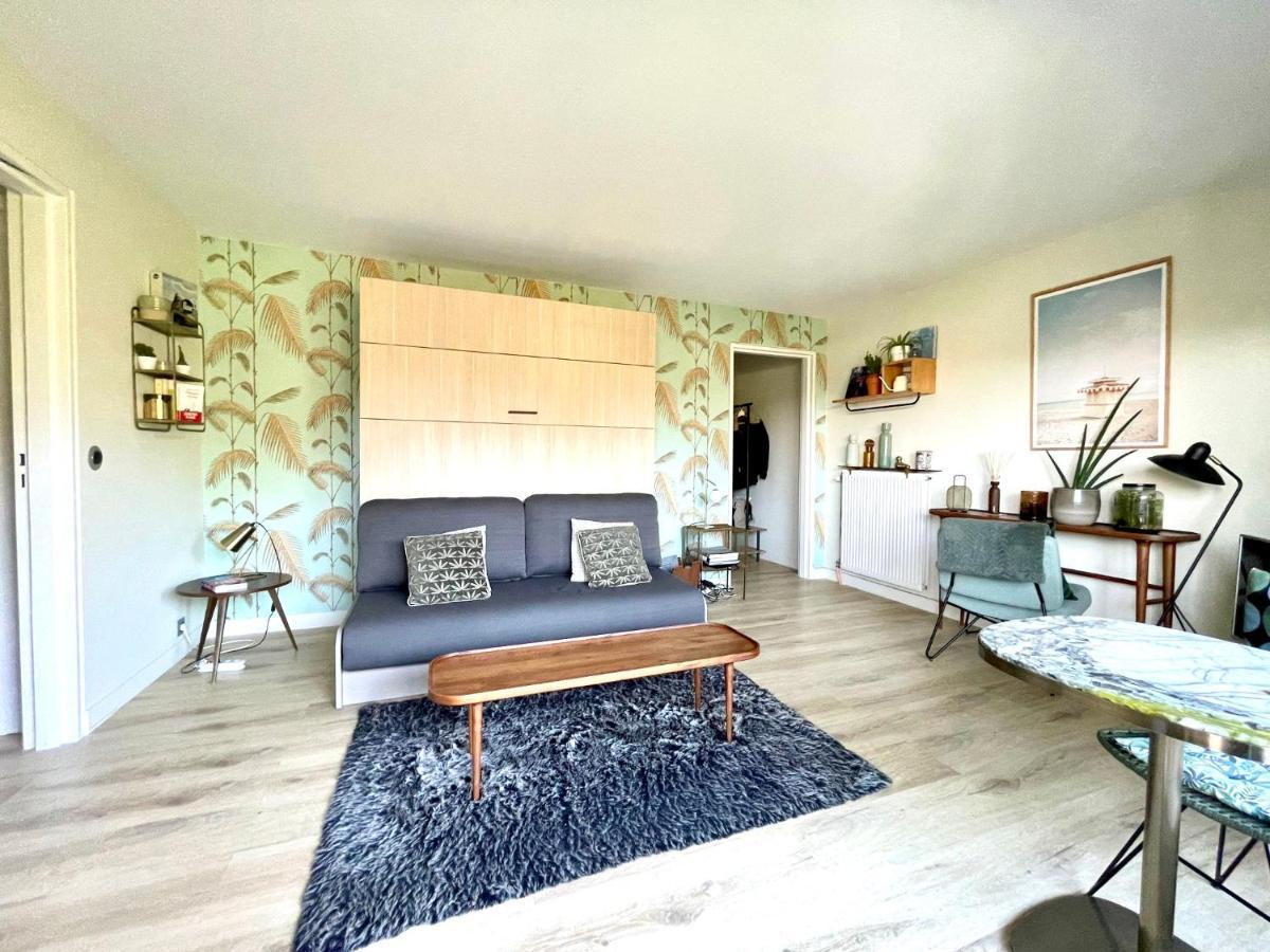 Beau Studio Terrasse Vue Jardin - A 2 Pas De La Mer 多维尔 外观 照片