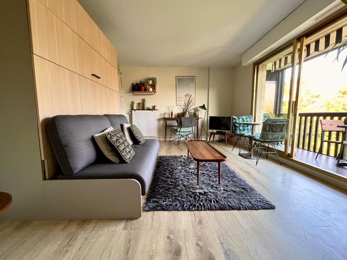 Beau Studio Terrasse Vue Jardin - A 2 Pas De La Mer 多维尔 外观 照片
